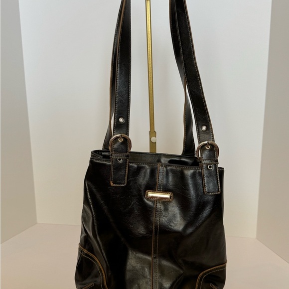 Cutest faux leather black purse. - Picture 3 of 13